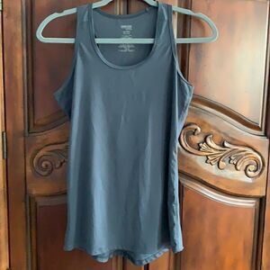 Danskin Now semi fitted tank top- XS
